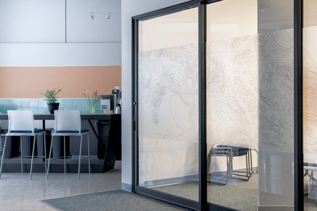 5 Benefits of Demountable Glass Partition Walls